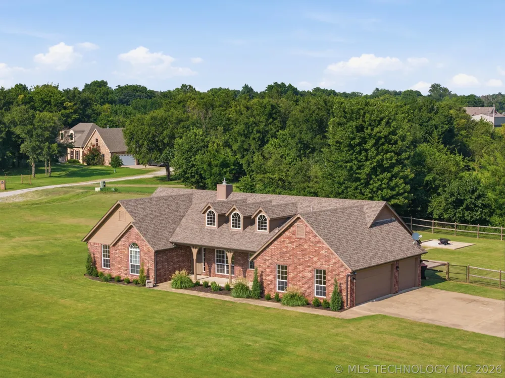 13535 E 463 ROAD Claremore, OK 74017