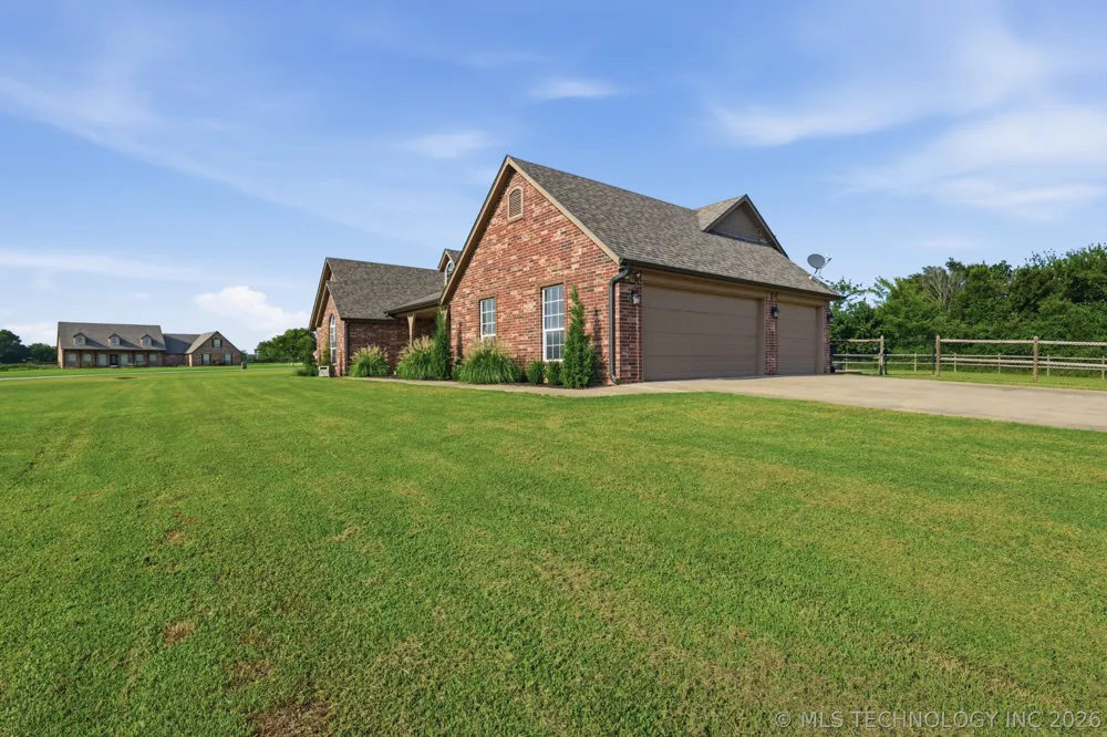 13535 E 463 ROAD Claremore, OK 74017