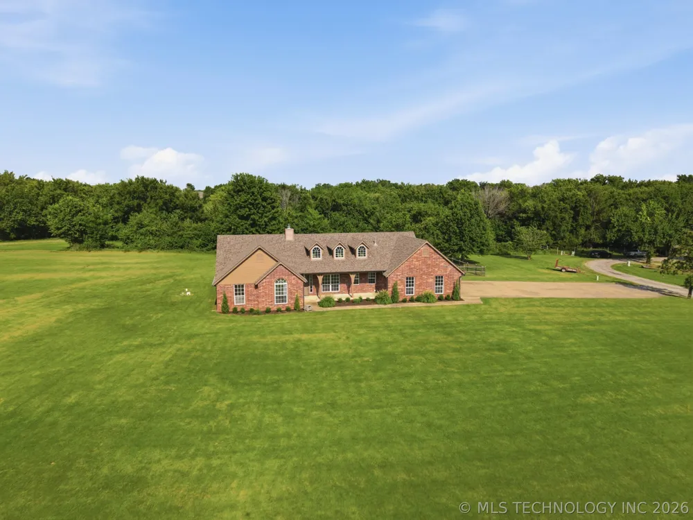 13535 E 463 ROAD Claremore, OK 74017