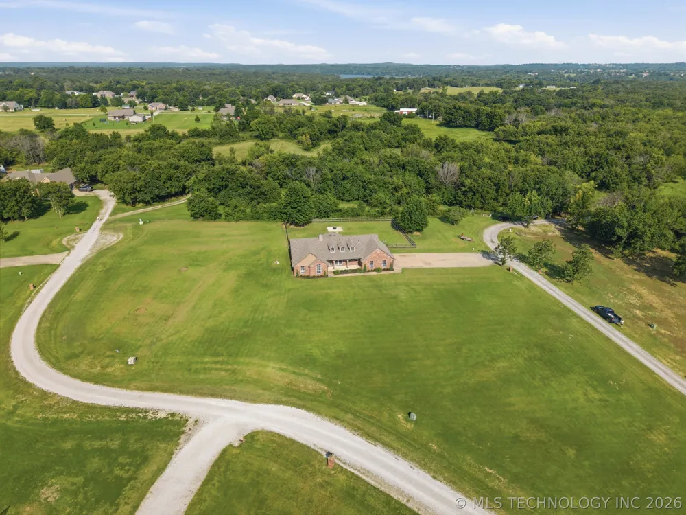 13535 E 463 ROAD Claremore, OK 74017