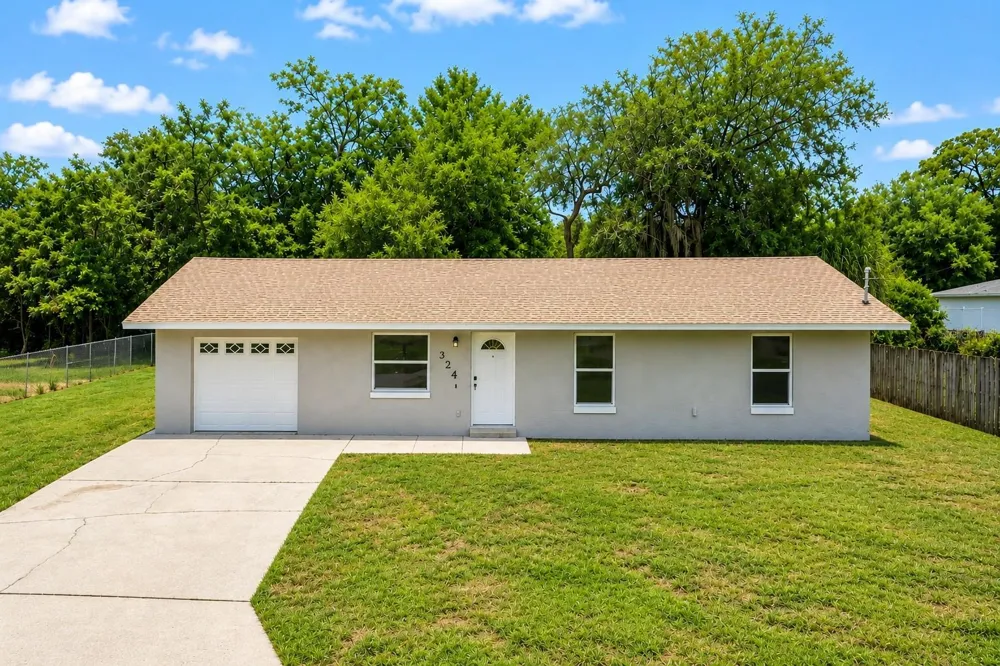 324 QUEEN AVENUE Oviedo, FL 32765