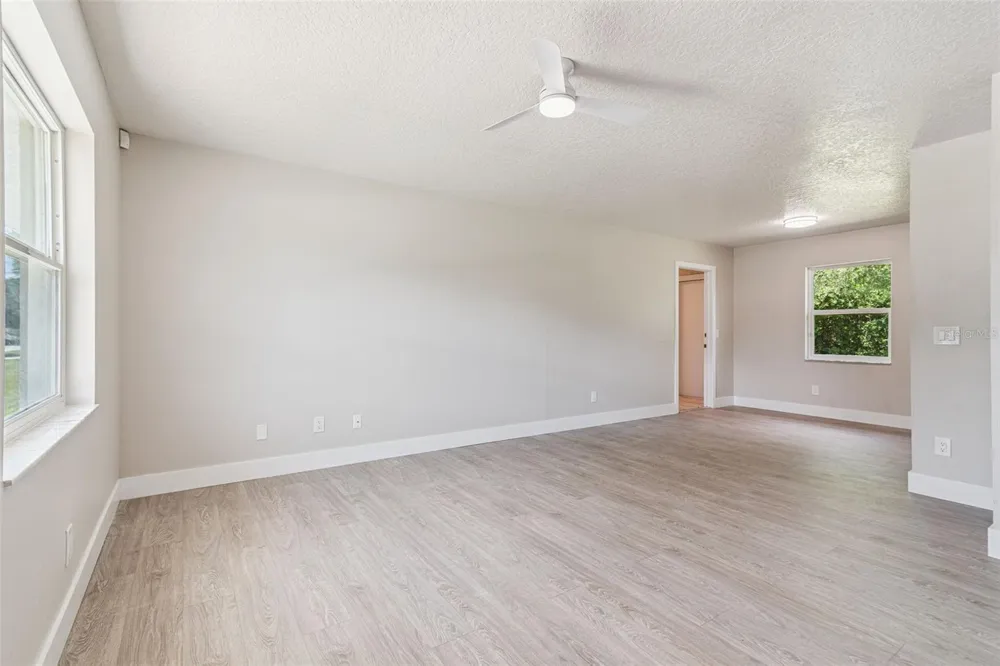 324 QUEEN AVENUE Oviedo, FL 32765