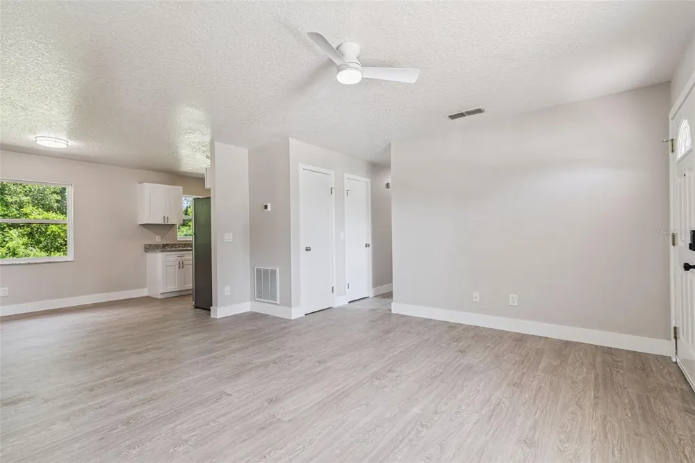 324 QUEEN AVENUE Oviedo, FL 32765