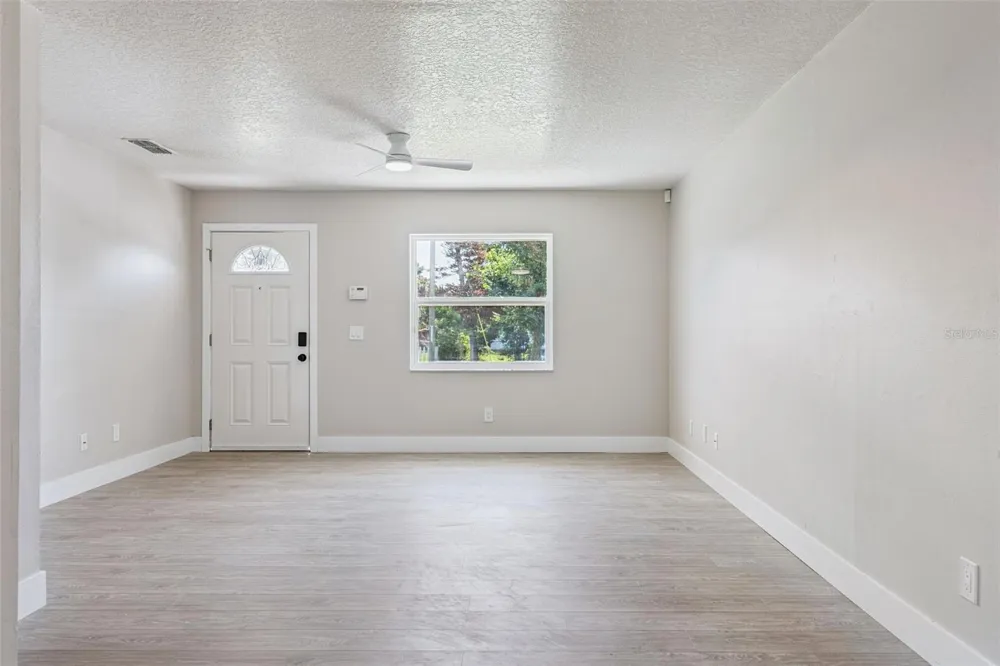 324 QUEEN AVENUE Oviedo, FL 32765