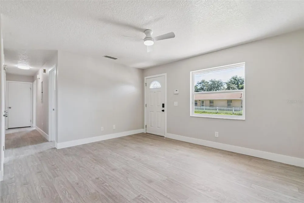 324 QUEEN AVENUE Oviedo, FL 32765
