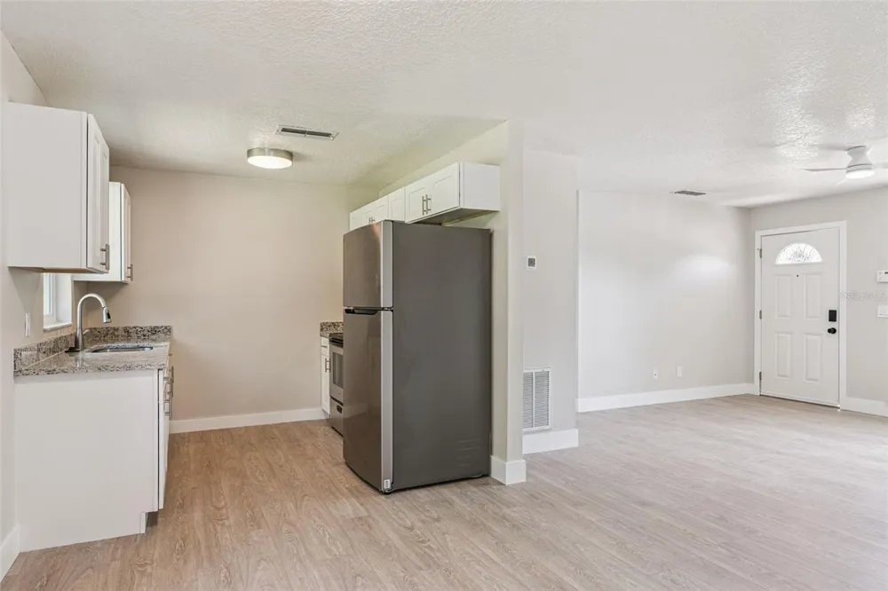 324 QUEEN AVENUE Oviedo, FL 32765