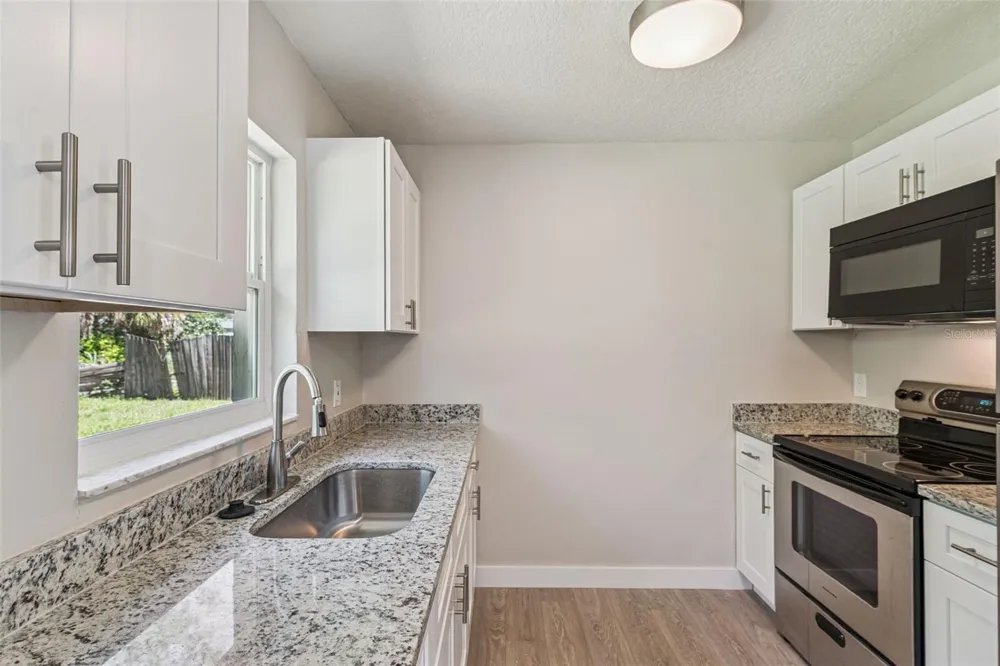 324 QUEEN AVENUE Oviedo, FL 32765