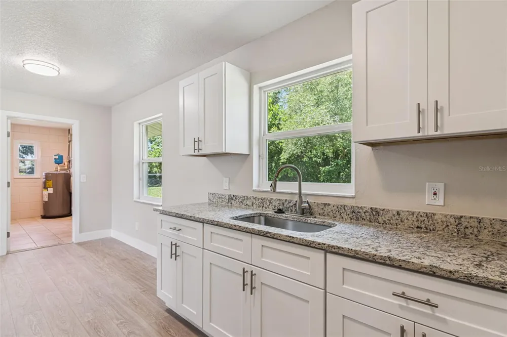 324 QUEEN AVENUE Oviedo, FL 32765