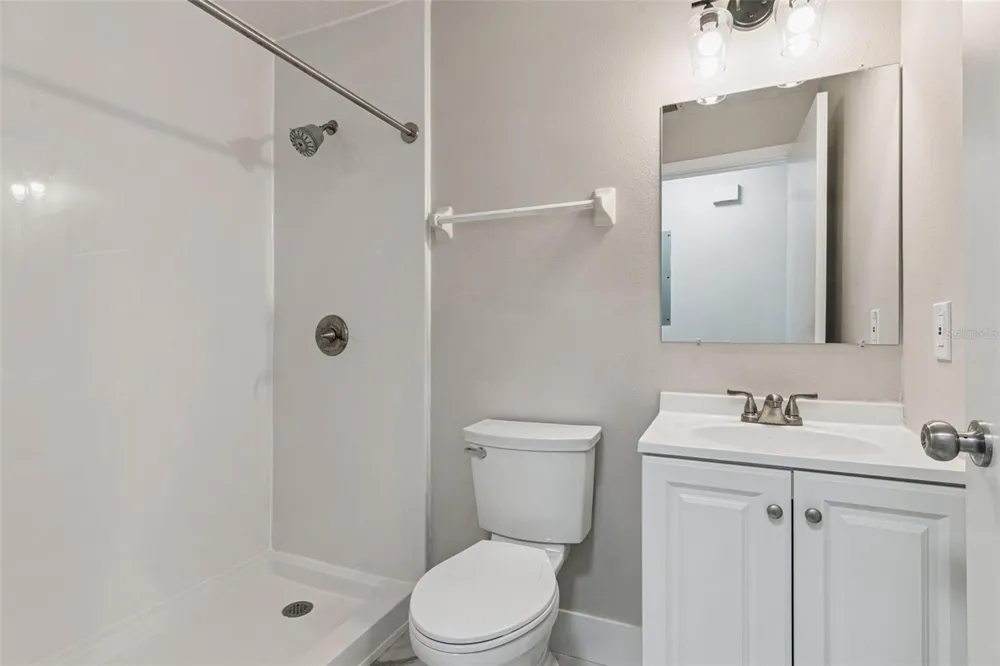 324 QUEEN AVENUE Oviedo, FL 32765