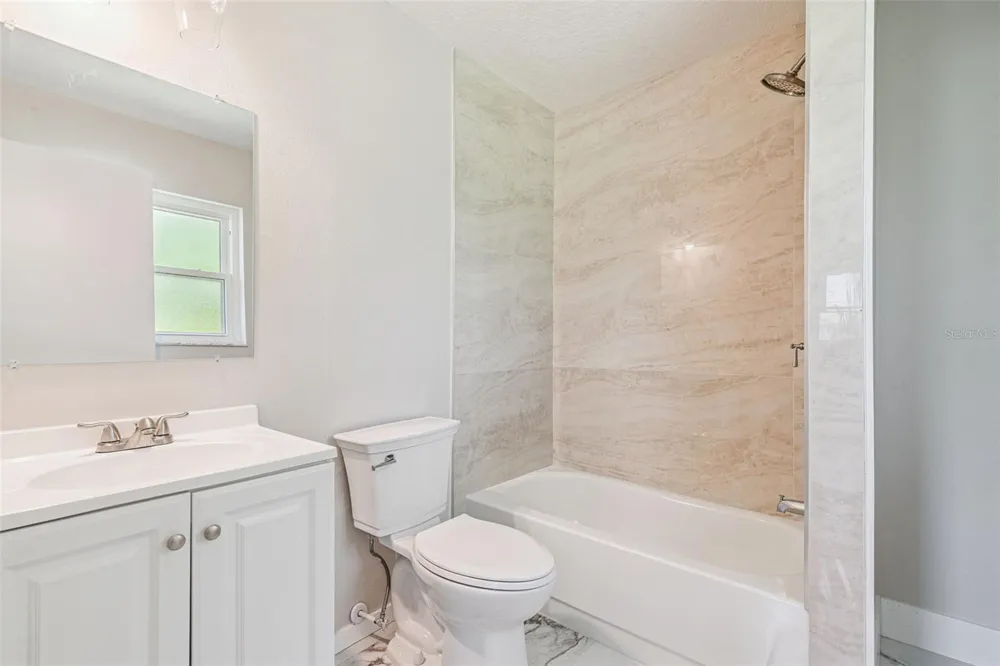324 QUEEN AVENUE Oviedo, FL 32765