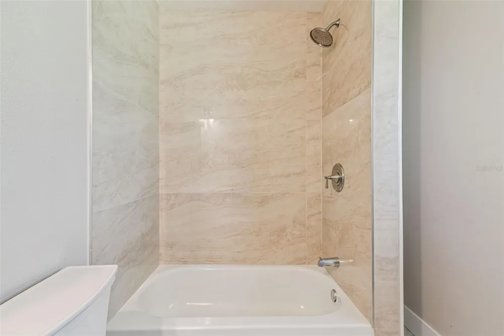 324 QUEEN AVENUE Oviedo, FL 32765