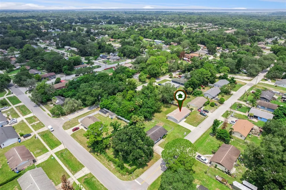 324 QUEEN AVENUE Oviedo, FL 32765