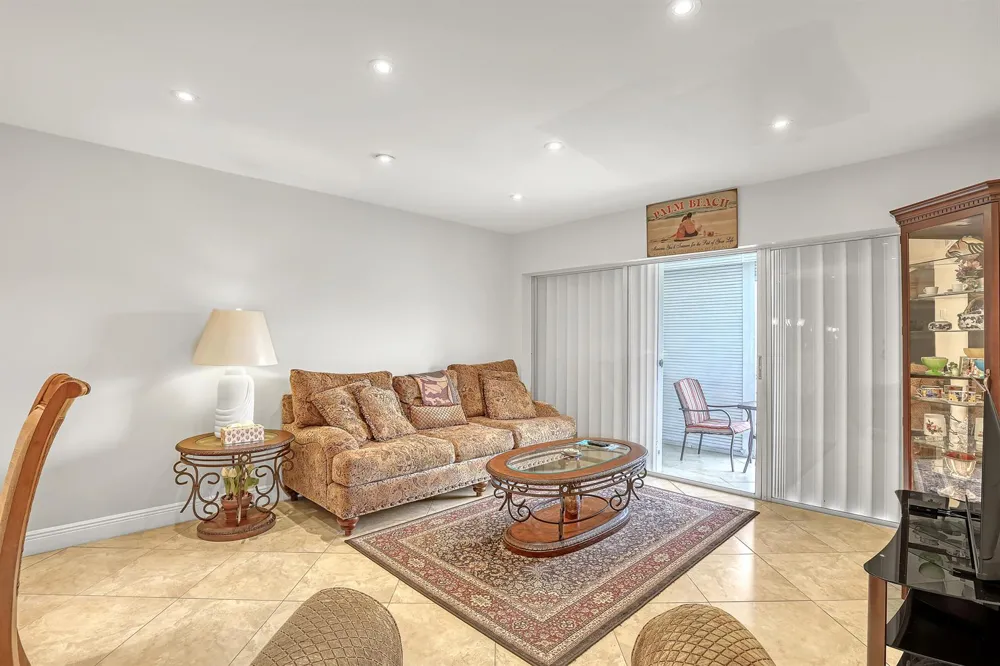 504 Davis Road #96 Palm Springs, FL 33461