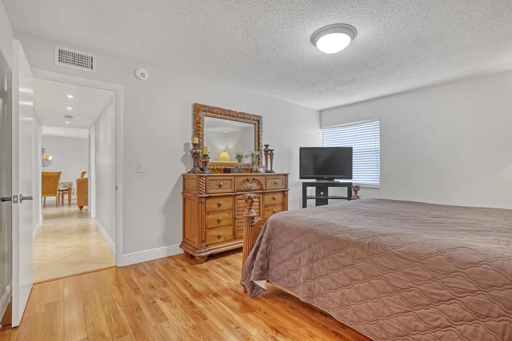 504 Davis Road #96 Palm Springs, FL 33461