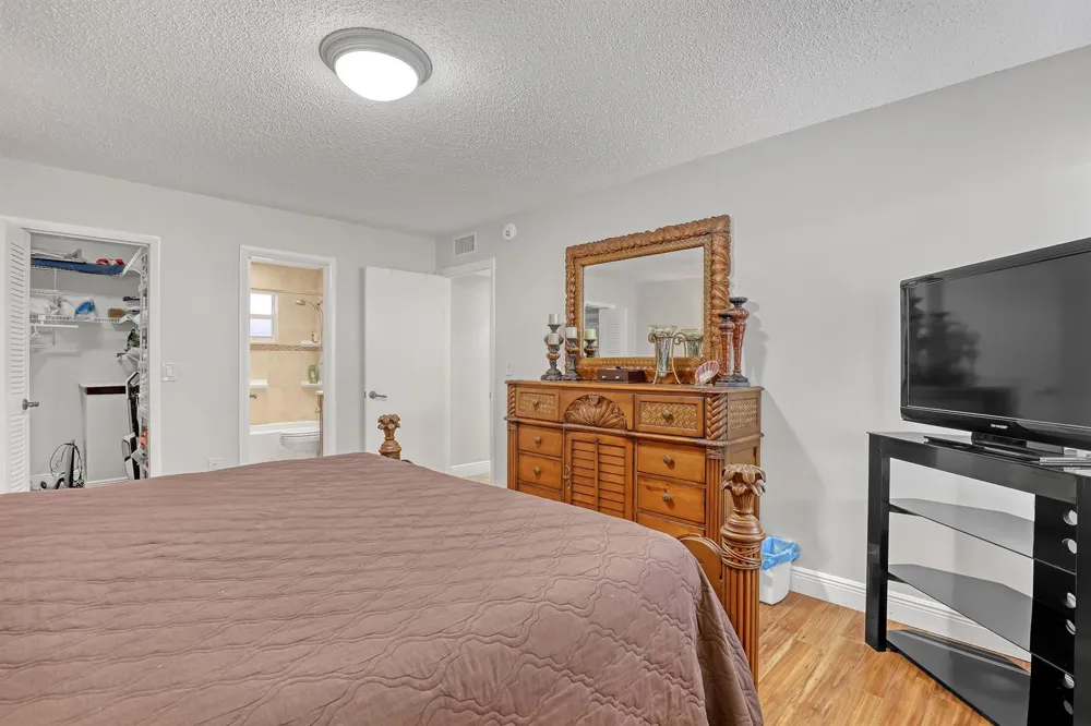 504 Davis Road #96 Palm Springs, FL 33461