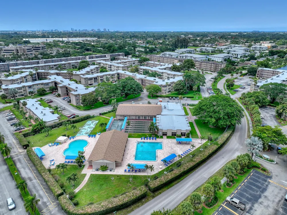 504 Davis Road #96 Palm Springs, FL 33461
