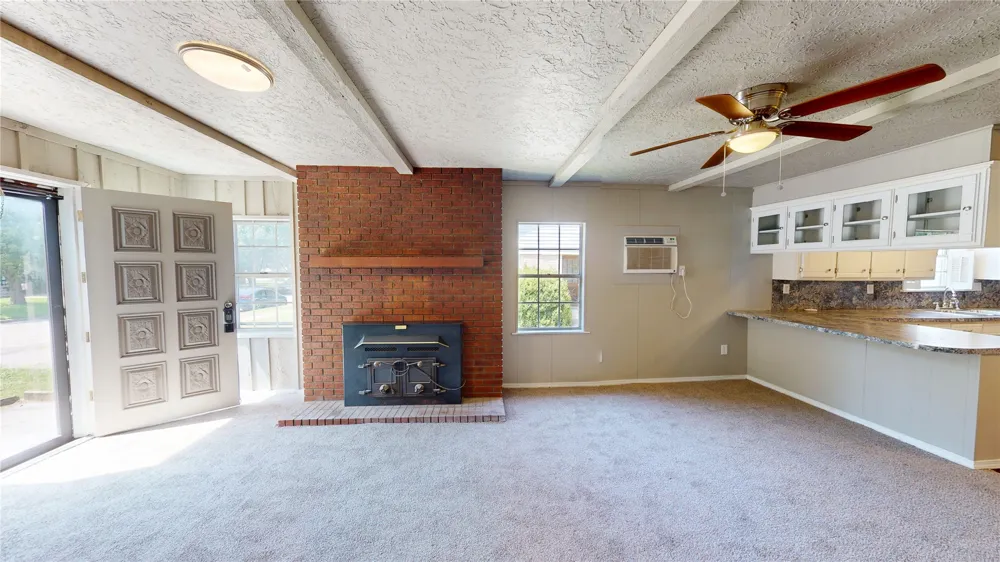 1142 S Stockton Street Ada, OK 74820