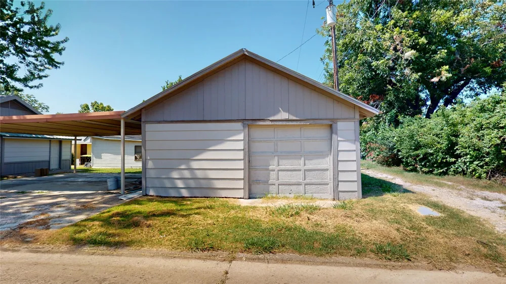 1142 S Stockton Street Ada, OK 74820