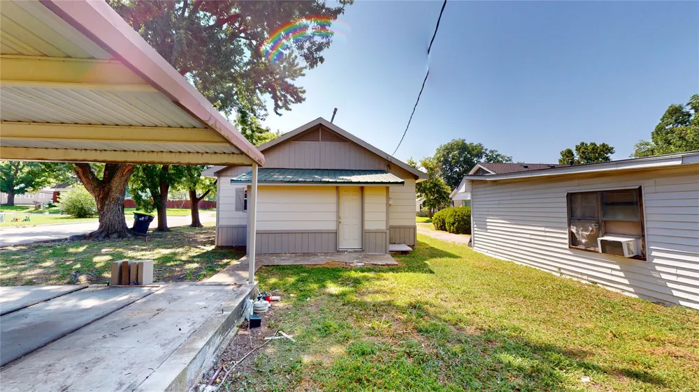 1142 S Stockton Street Ada, OK 74820