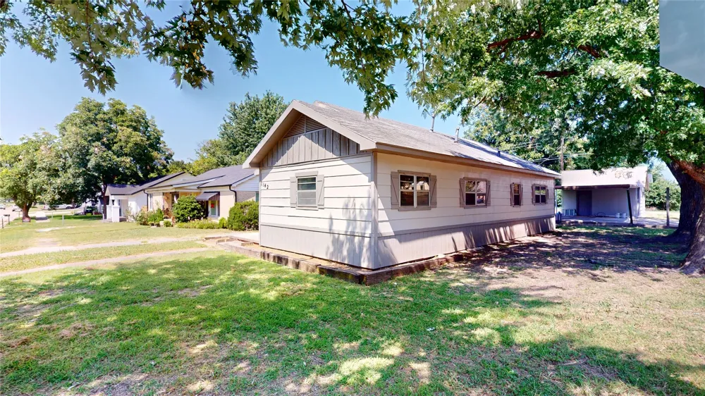 1142 S Stockton Street Ada, OK 74820