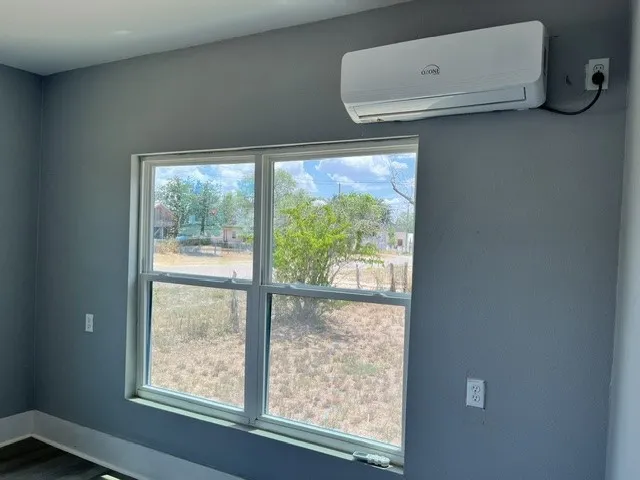 409 E Kohler Street Hebbronville, TX 78361