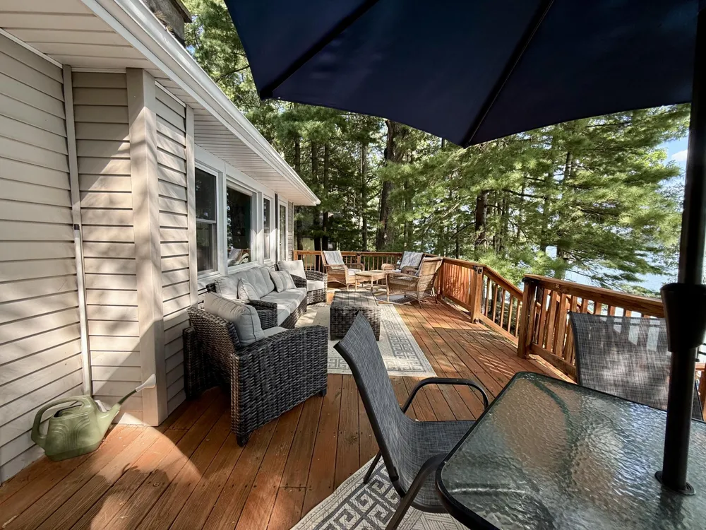 1880 Hemlock Crest Drive Quincy, MI 49082