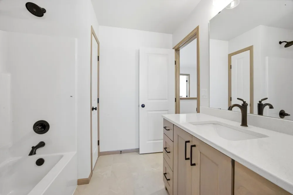 967 61st Avenue W West Fargo, ND 58078