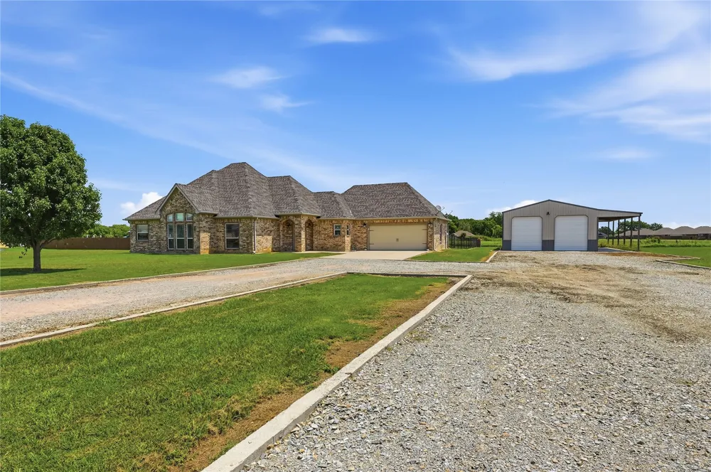 230 Buck Trail Durant, OK 74701