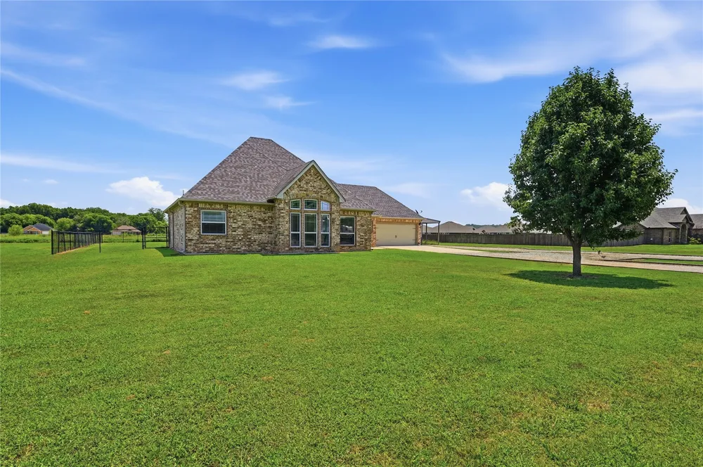 230 Buck Trail Durant, OK 74701