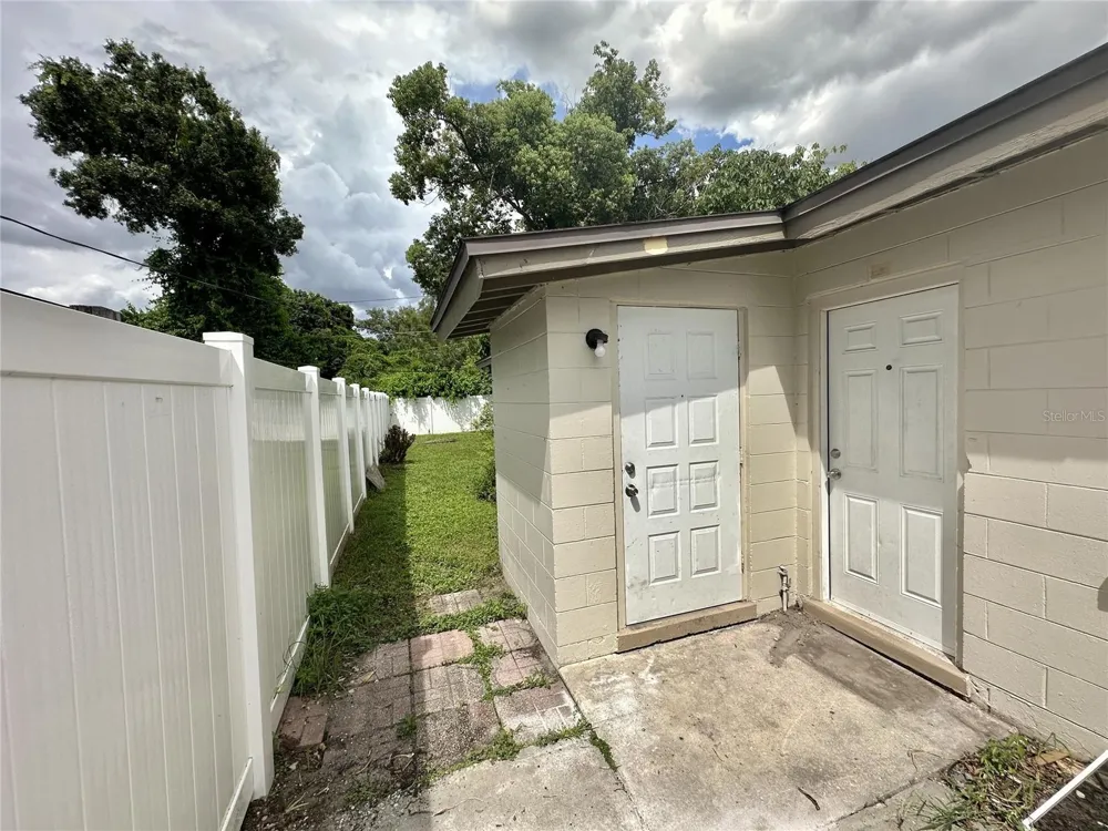 4615 EDGEWATER DRIVE Orlando, FL 32804