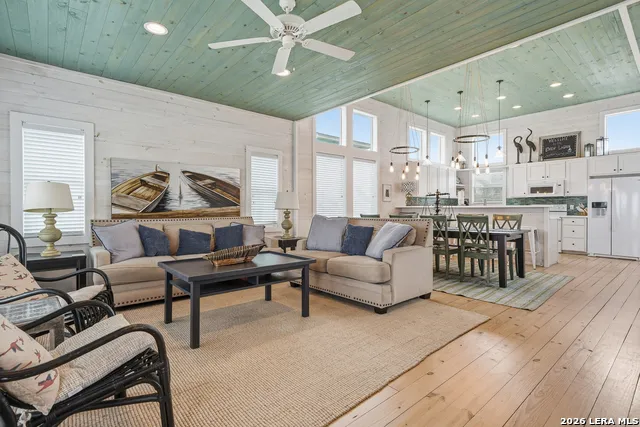 2525 S 11th St #49 Port Aransas, TX 78373