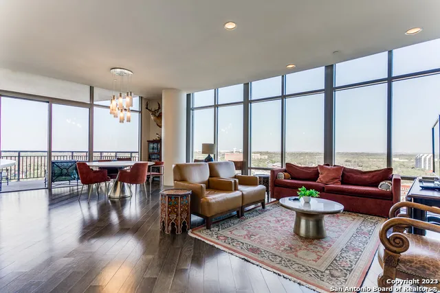 4242 BROADWAY #1204 San Antonio, TX 78209