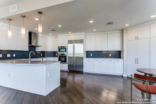4242 BROADWAY #1204 San Antonio, TX 78209