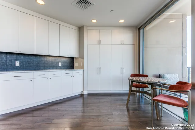 4242 BROADWAY #1204 San Antonio, TX 78209