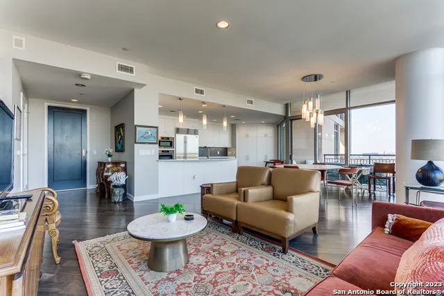 4242 BROADWAY #1204 San Antonio, TX 78209