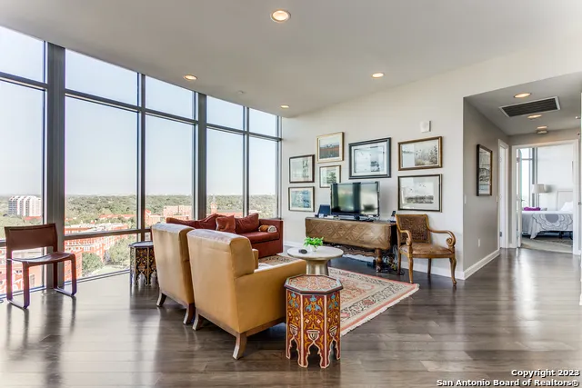4242 BROADWAY #1204 San Antonio, TX 78209