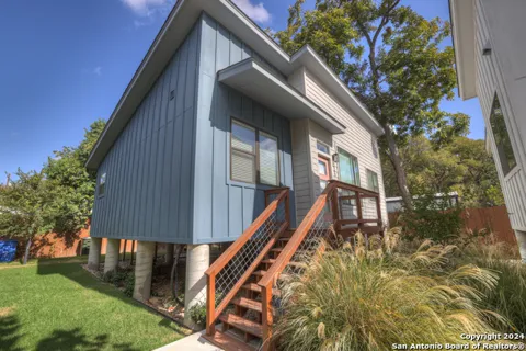 587 E Basel #4