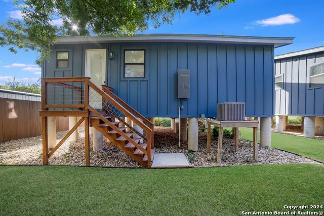 587 E Basel #4 New Braunfels, TX 78130