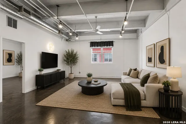 1339 S Flores #203 San Antonio, TX 78204