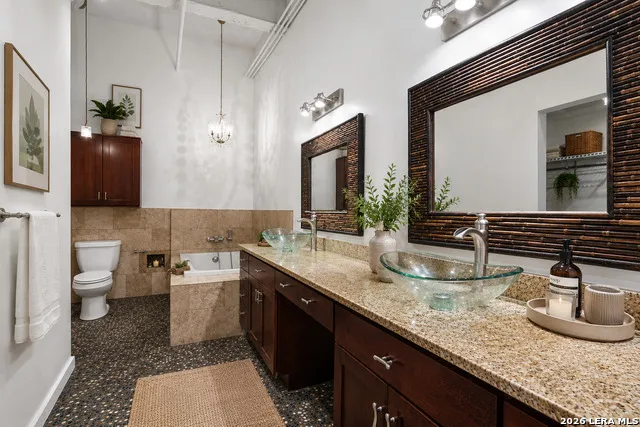 1339 S Flores #203 San Antonio, TX 78204