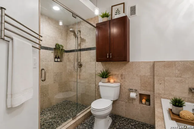 1339 S Flores #203 San Antonio, TX 78204