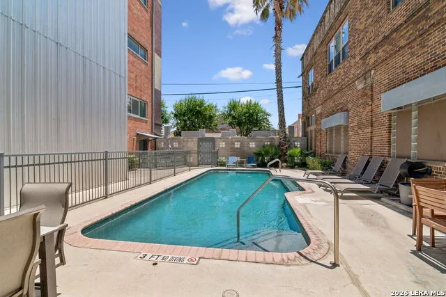 1339 S Flores #203 San Antonio, TX 78204