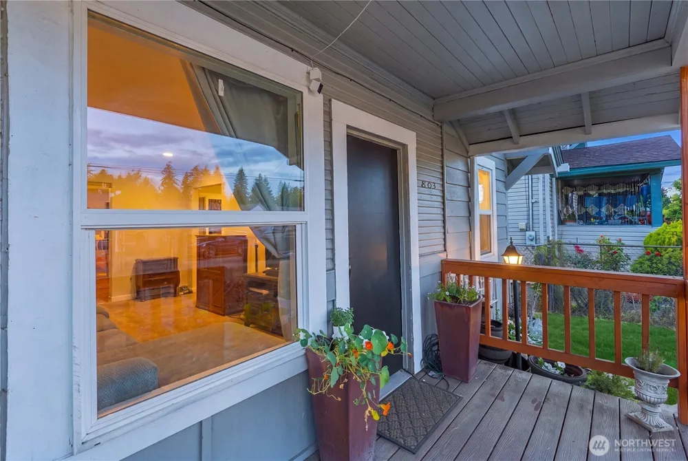 803 Pacific Avenue Kelso, WA 98626