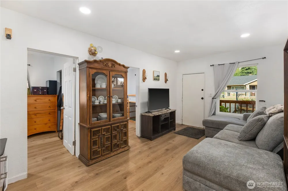 803 Pacific Avenue Kelso, WA 98626