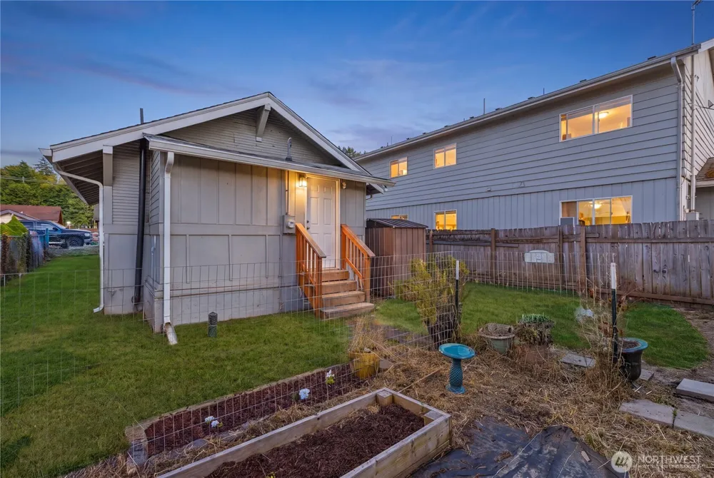 803 Pacific Avenue Kelso, WA 98626