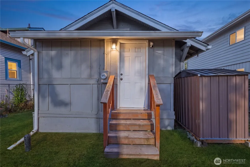 803 Pacific Avenue Kelso, WA 98626