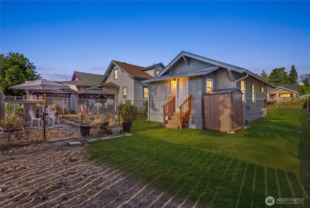 803 Pacific Avenue Kelso, WA 98626