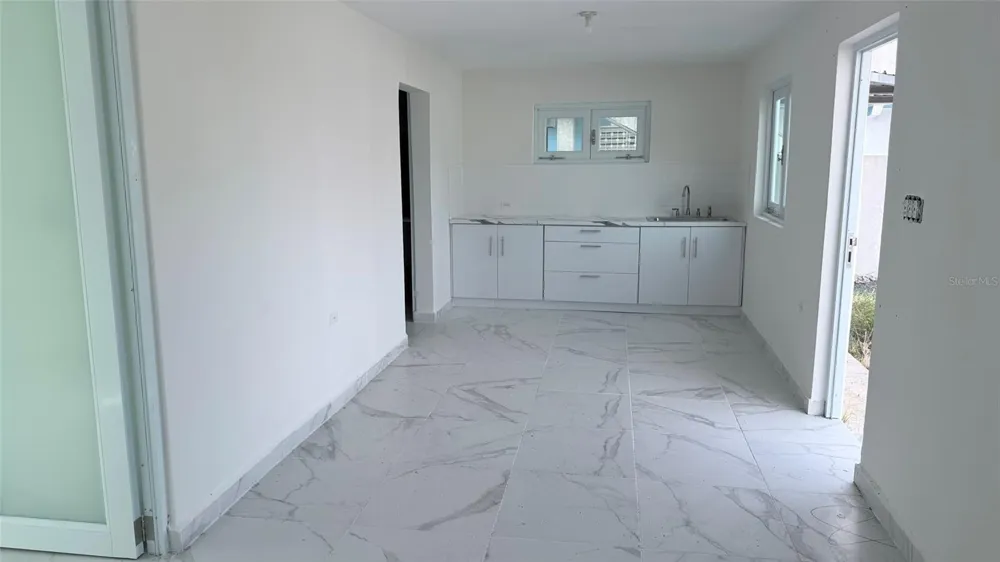 386 HEBREOS Loiza, PR 00772