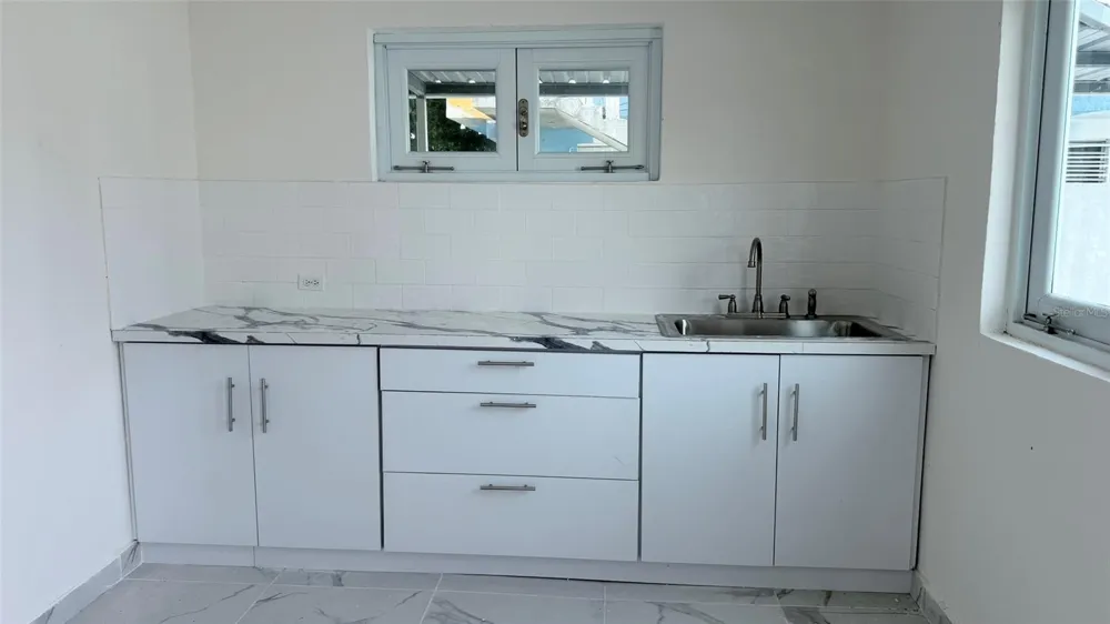 386 HEBREOS Loiza, PR 00772