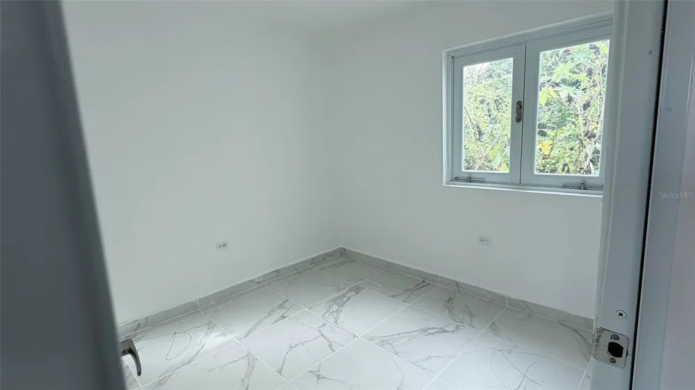 386 HEBREOS Loiza, PR 00772